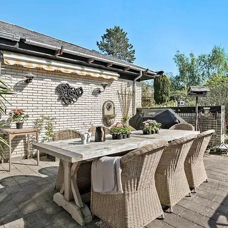 3 Bedroom Pet Friendly In 度假居